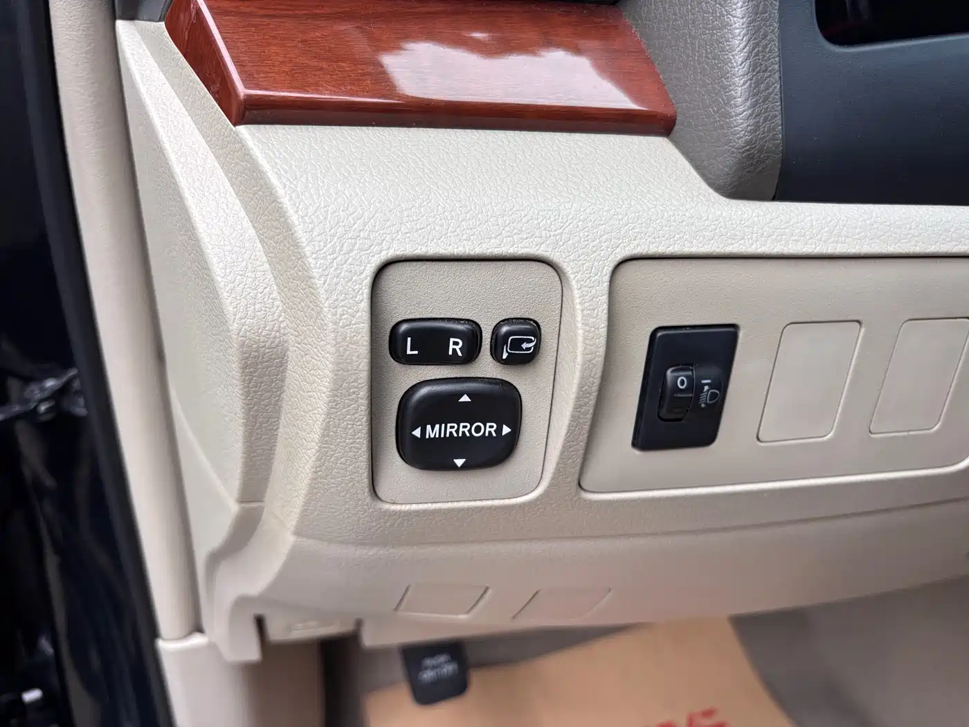Toyota Camry 2013 200G Classic Luxury Edition фото 14