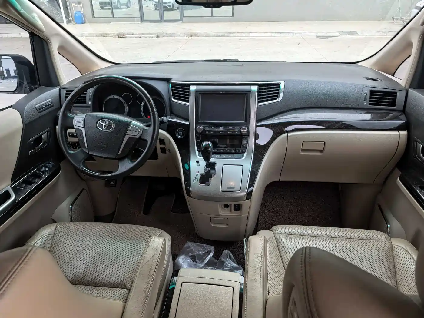 Toyota Alphard 2012 3.5L Luxury Edition фото 3