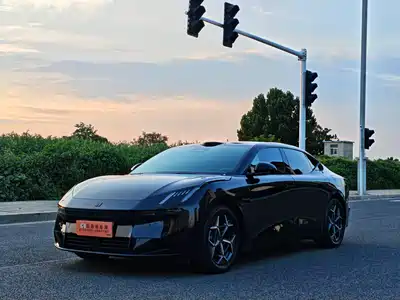 Lynk & Co 10
