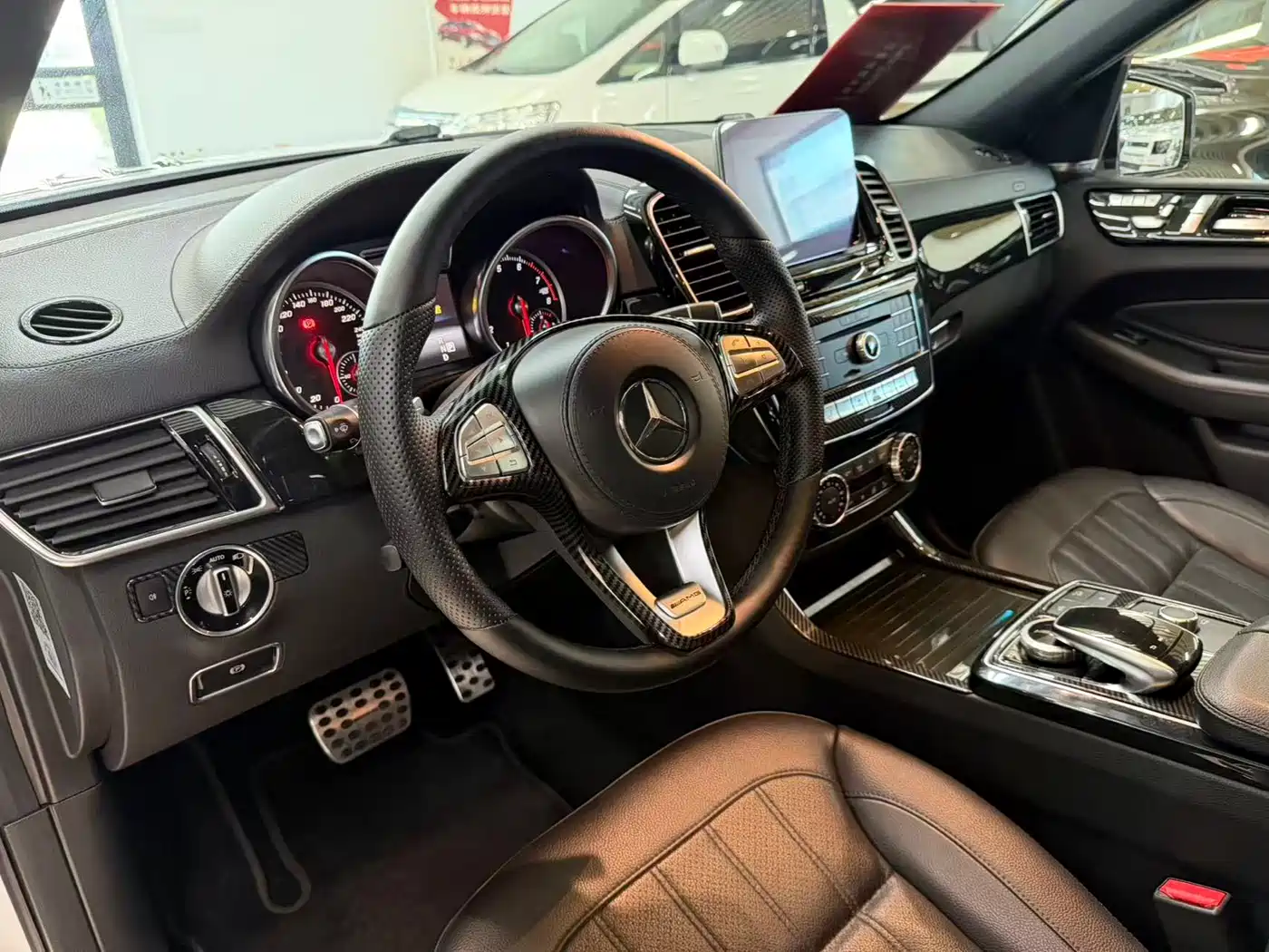 Mercedes-Benz GLS 2017 GLS 400 4MATIC Luxury фото 12