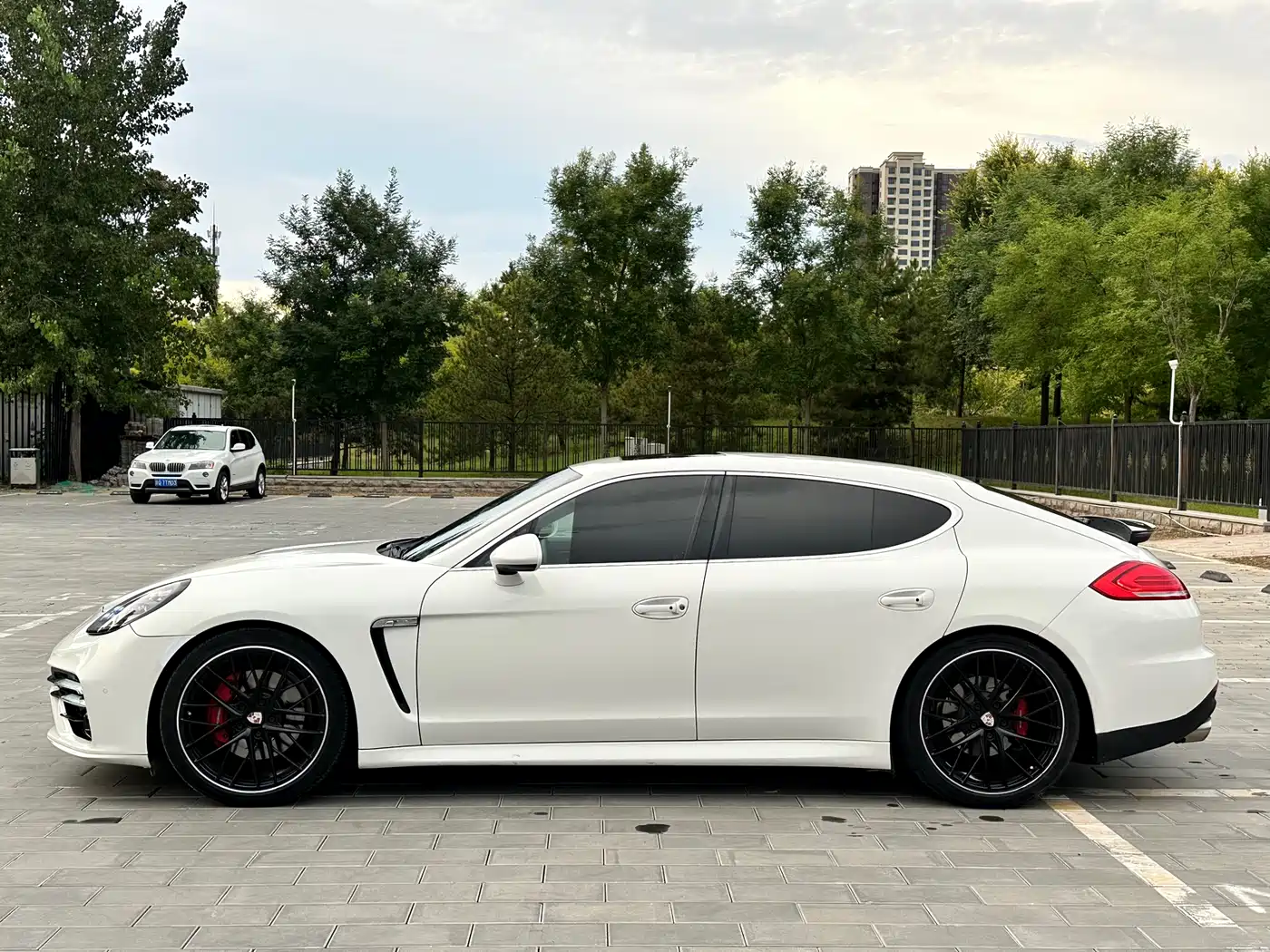 Porsche Panamera 2010 Panamera 4 3.6L фото 14