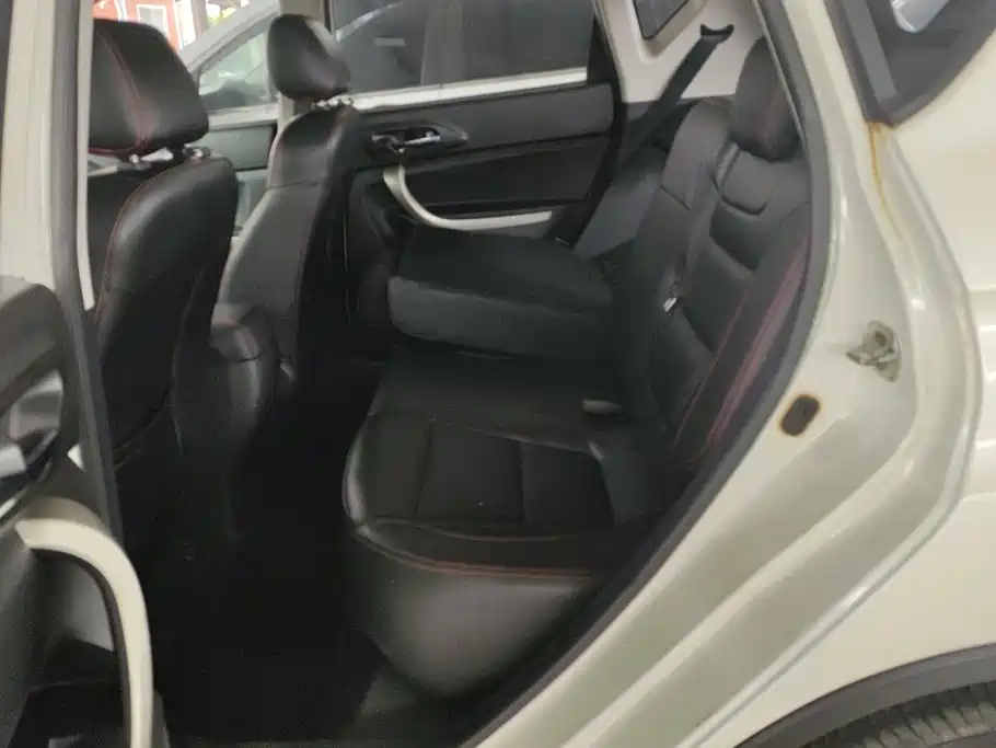 Changan CS35 2014 2014 1.6L Automatic Luxury Type China V