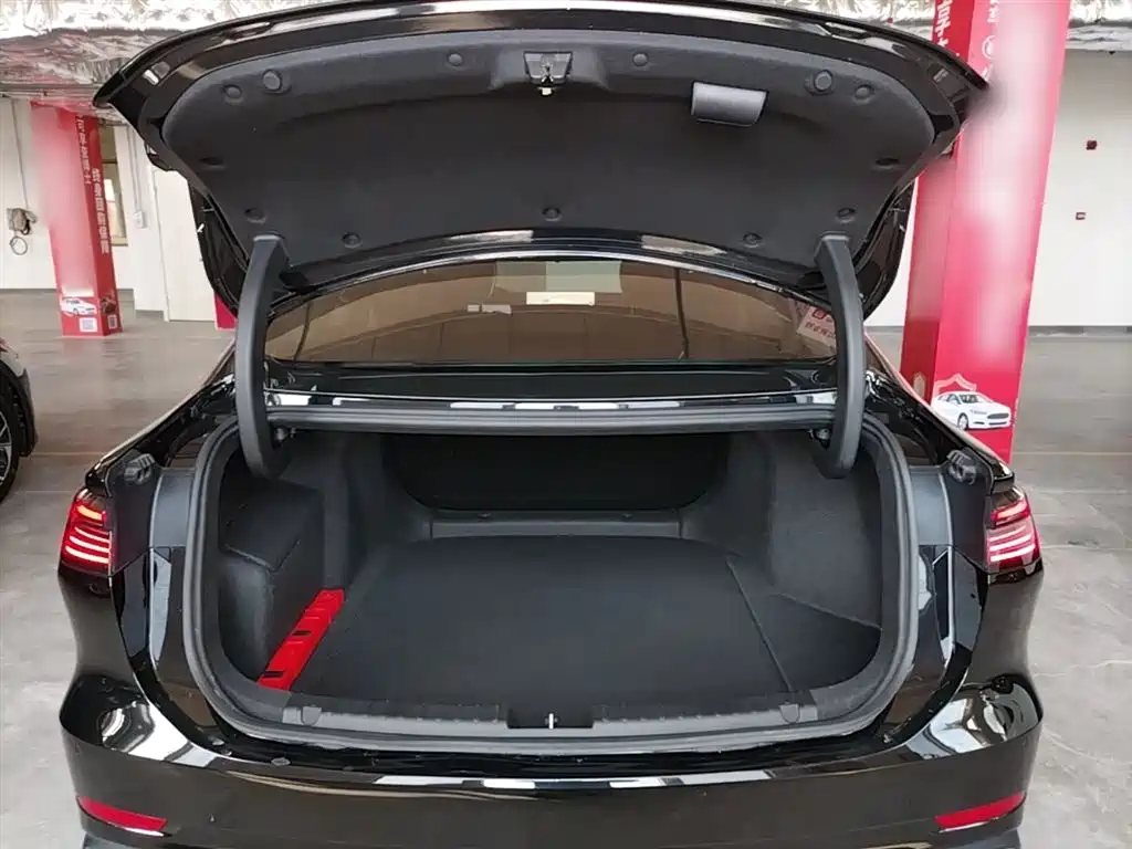 Geely Galaxy Galaxy A7 2025 EM-i 150km Explorer+ Edition фото 19