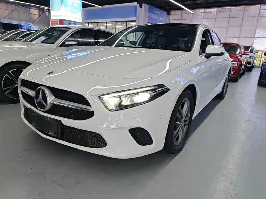 Mercedes-Benz A-Class (Import) 2020 2019 A 200 Dynamic Version