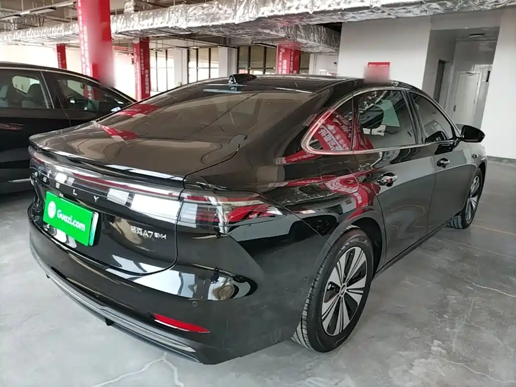 Geely Galaxy Galaxy A7 2025 EM-i 150km Explorer+ Edition фото 7