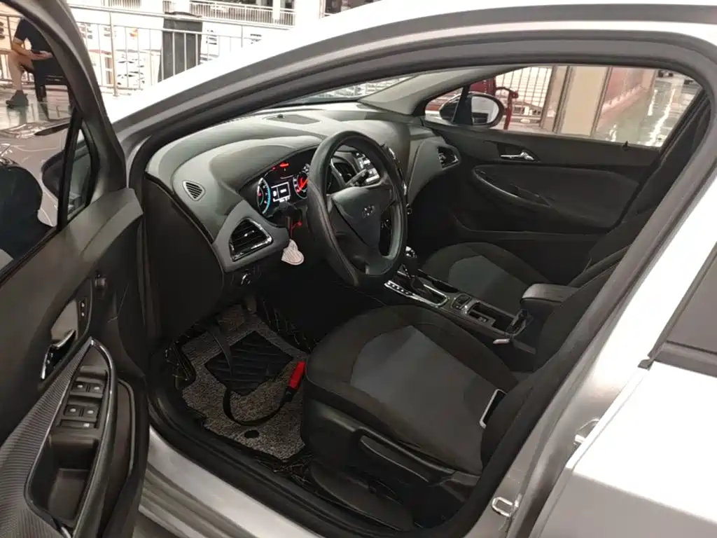 Chevrolet Cruze 2019 2018 Redline 320 Automatic Pioneer Edition