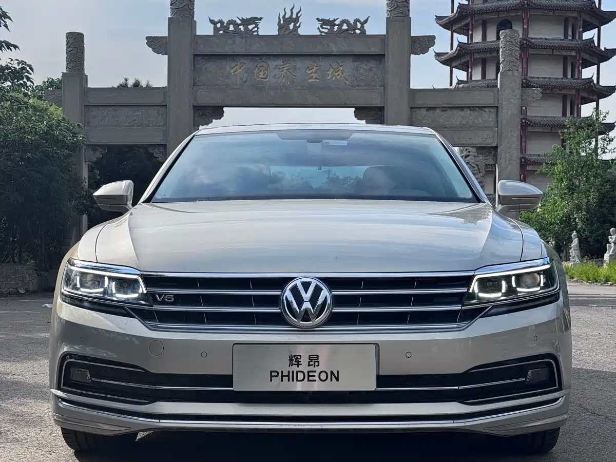 Volkswagen Phideon 2018 Facelift 480 V6 AWD Flagship фото 2