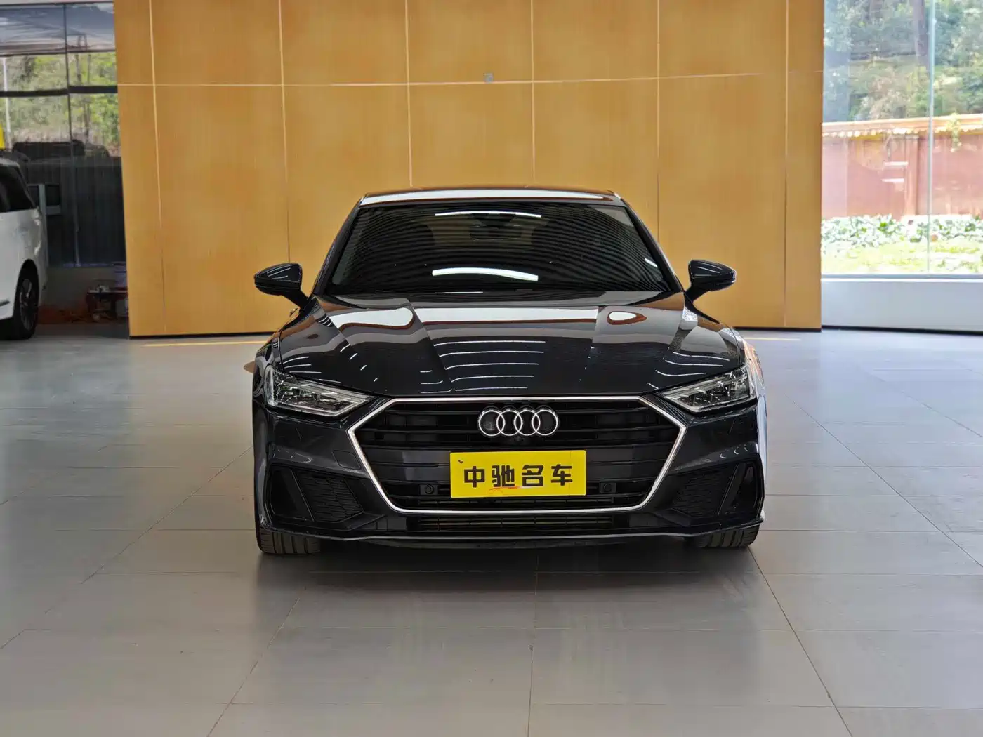 Audi A7 2023 Model 45 TFSI Premium Selection Edition фото 2