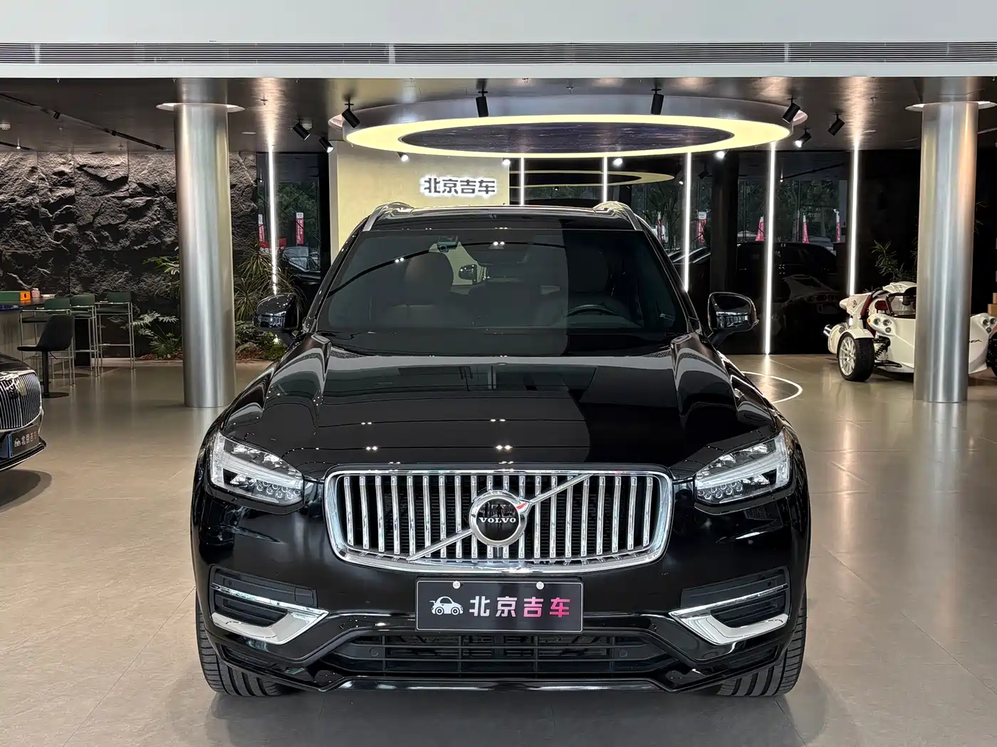 Photo 2 - Volvo XC90