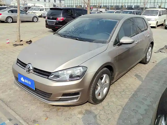 VOLKSWAGEN GOLF