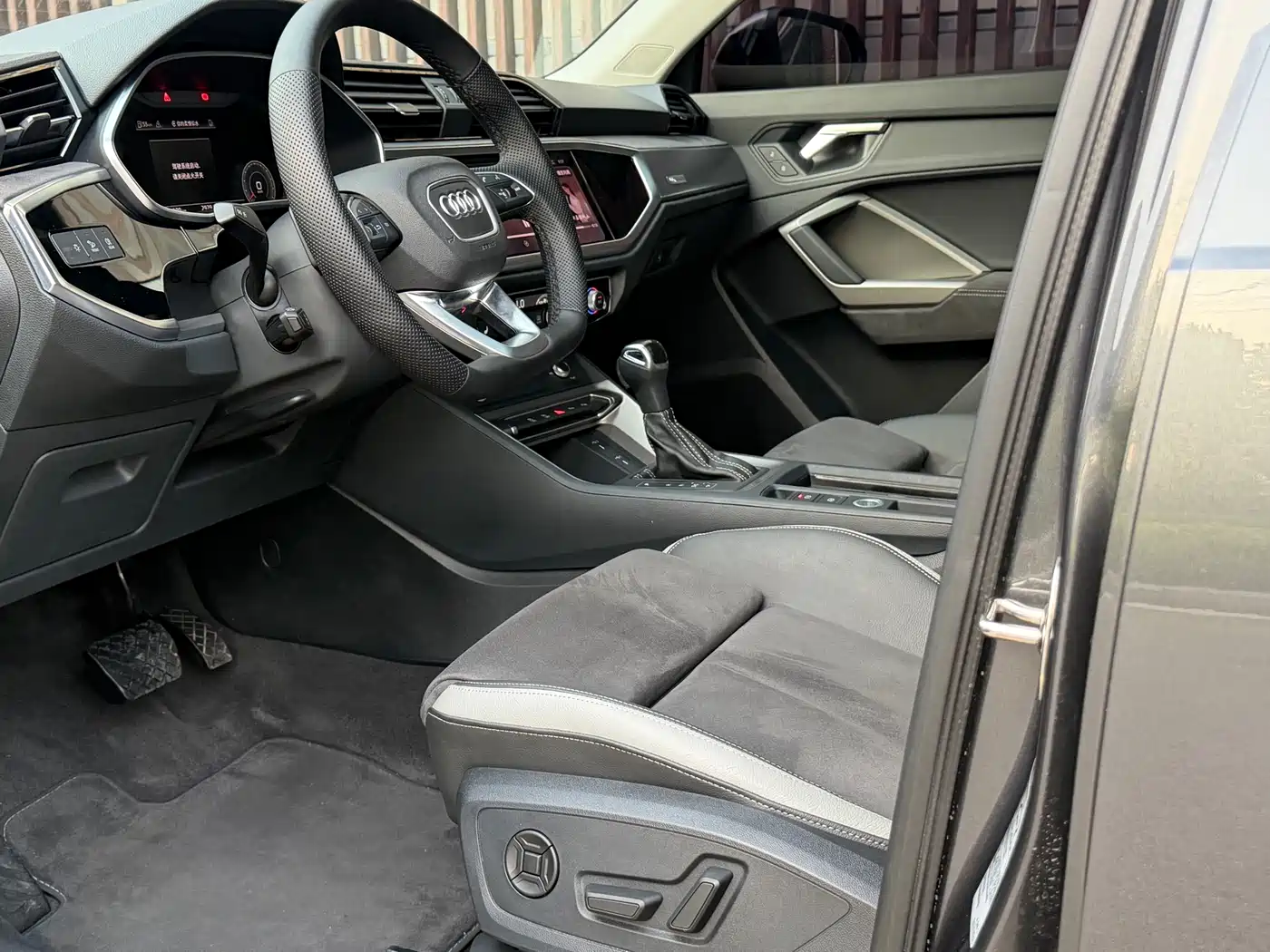 Audi Q3 2022 35 TFSI Fashion Dynamic фото 18