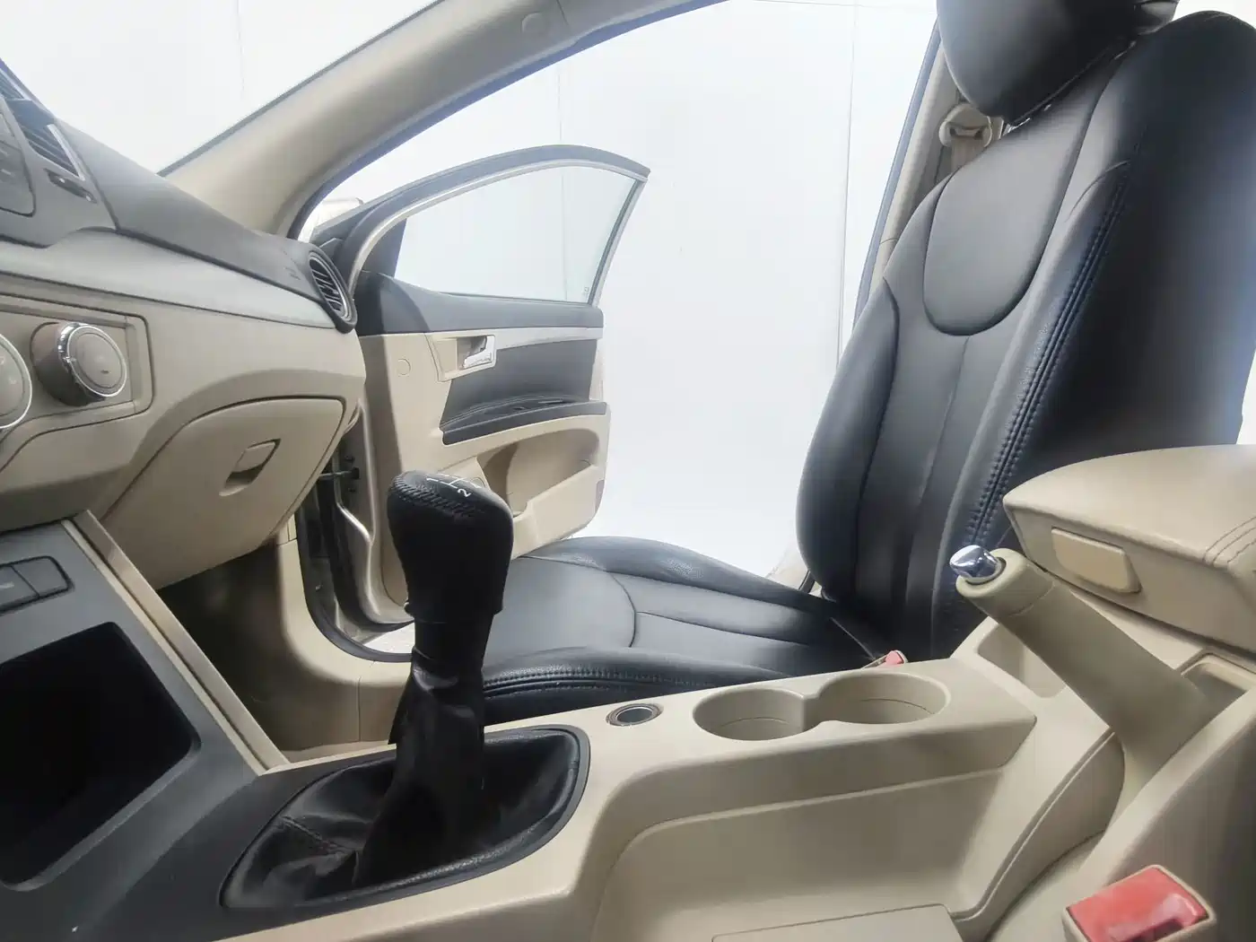 Roewe 350 2016 2015 Model 1.5L Manual Luxury Sunroof Edition
