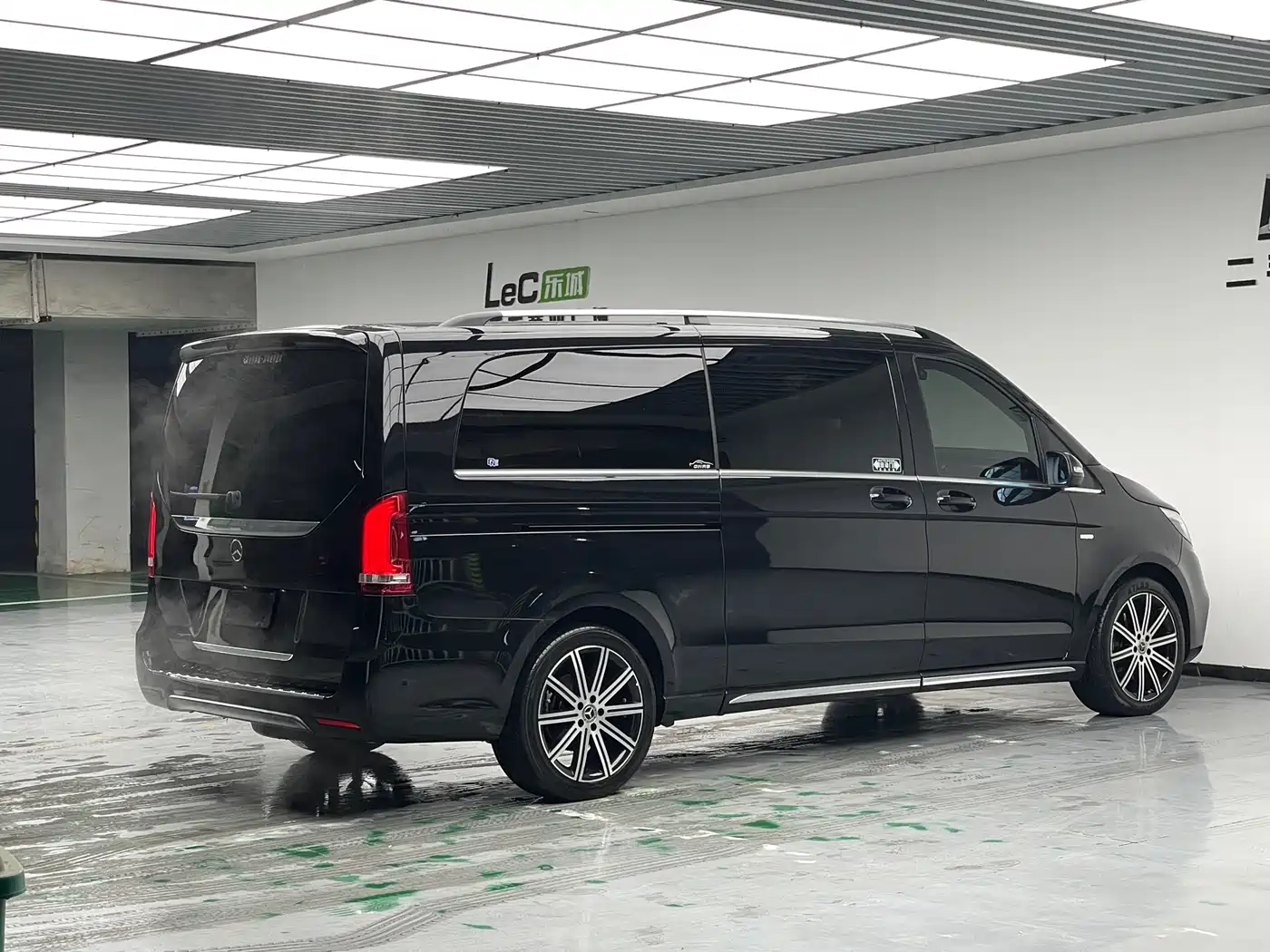 Mercedes-Benz V-Class 2021 V 260 L Long Wheelbase Luxury Edition фото 6