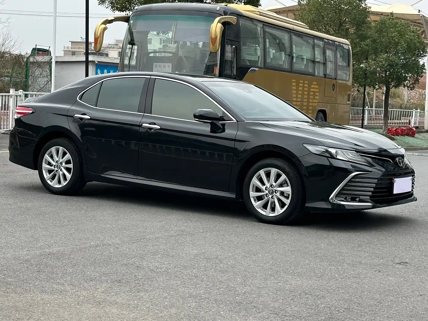 Toyota Camry 2021 2.0G Luxury Edition фото 3