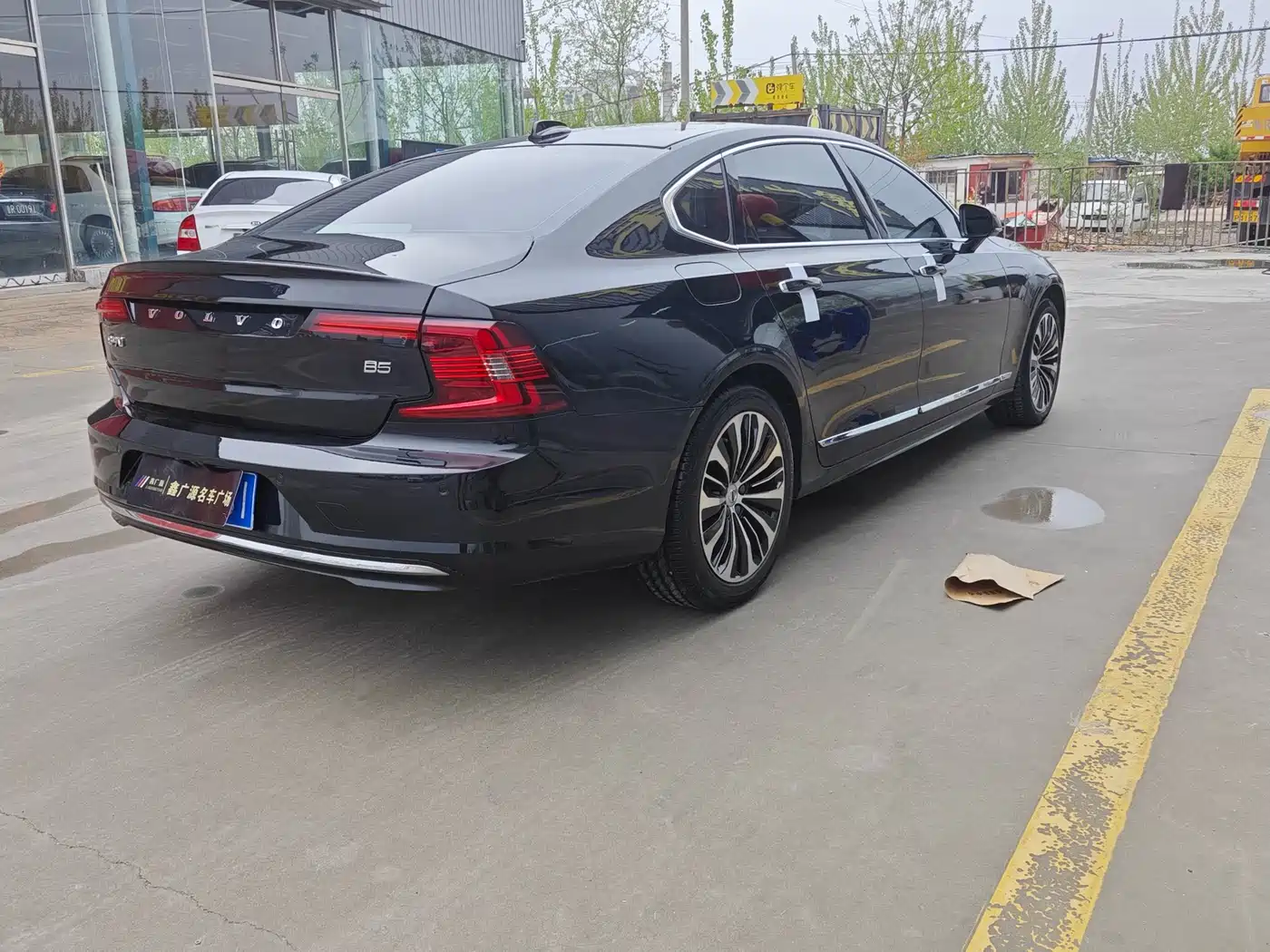 VOLVO S90