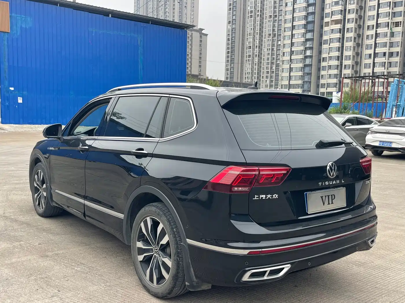 Volkswagen Tiguan L 2022 330TSI Auto 2WD R-Line Premium Edition фото 6