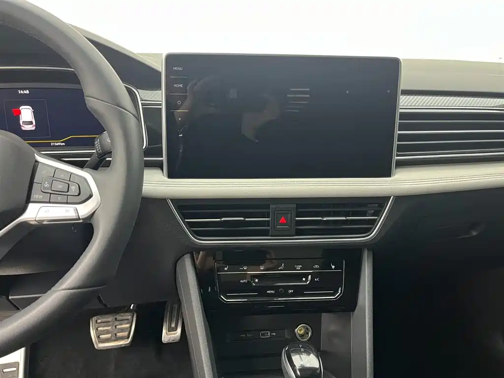 Volkswagen Tiguan L 2024 Outstanding 330TSI Auto 2WD R-Line Dragon Glory Edition фото 3