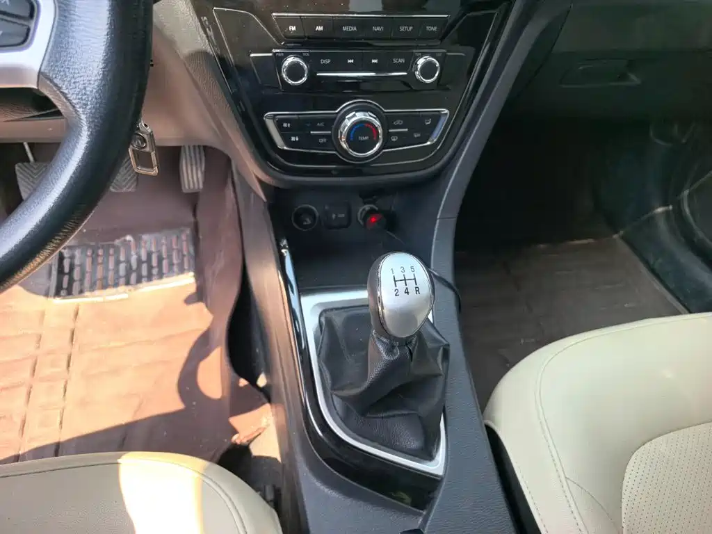 Changan Yuexiang V7 2016 2015 1.6L Manual LeXiang Type China IV