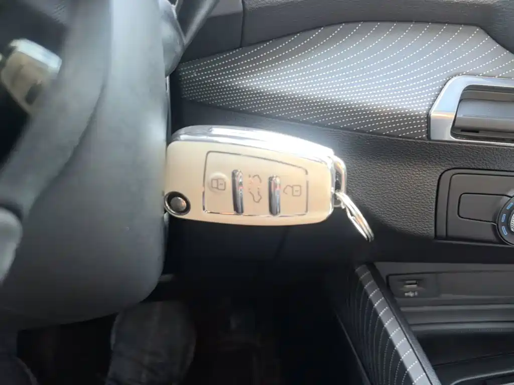 Audi Q2L 2019 2018 35 TFSI Launch Exclusive Edition China VI