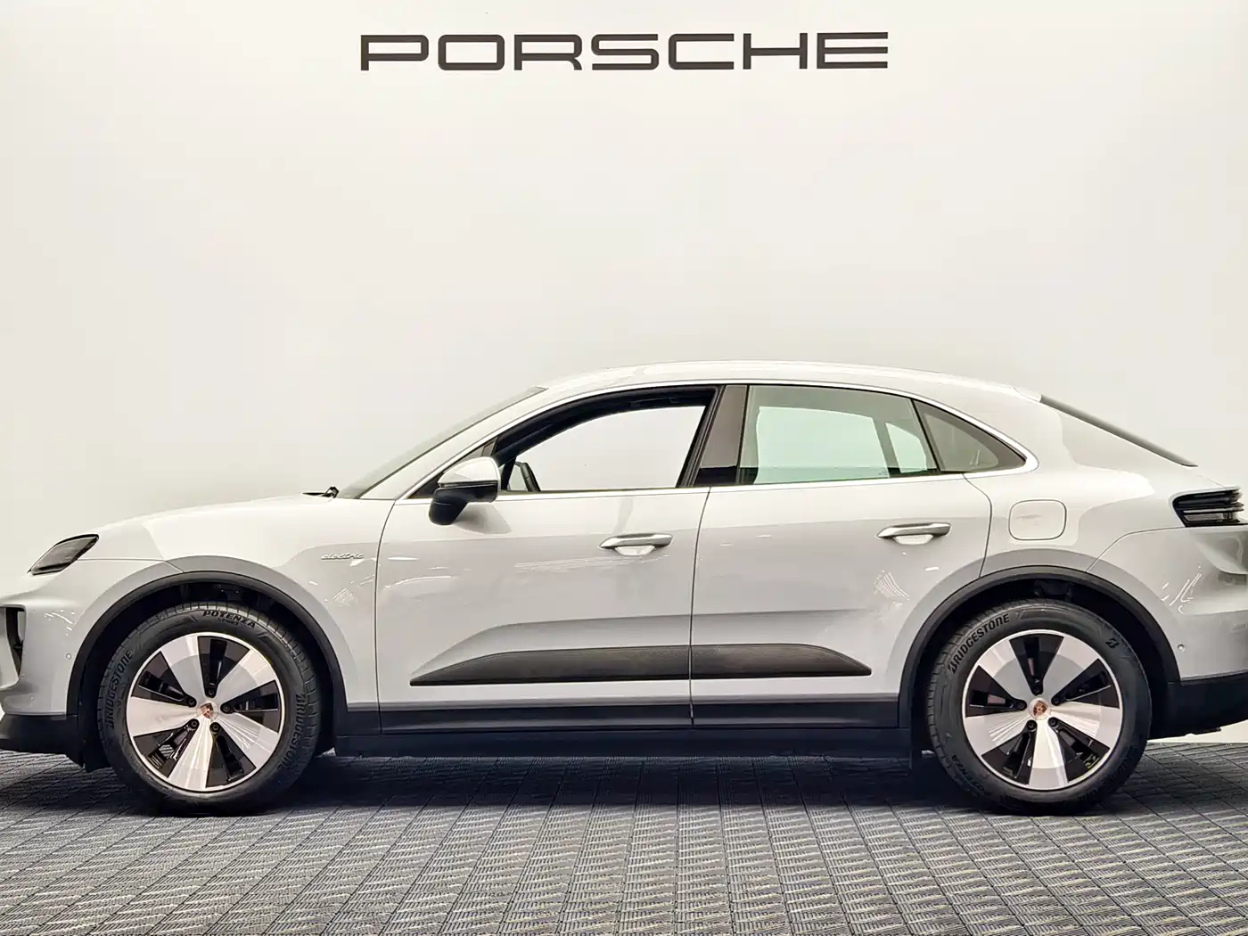 Porsche Macan EV 2024 Macan 4 фото 8