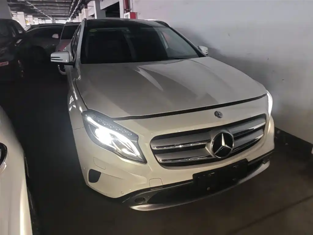 Mercedes-Benz GLA 2016 GLA 220 4MATIC Fashion фото 4