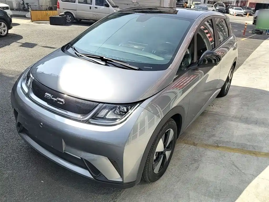 BYD Dolphin 2023 420km Fashion Edition