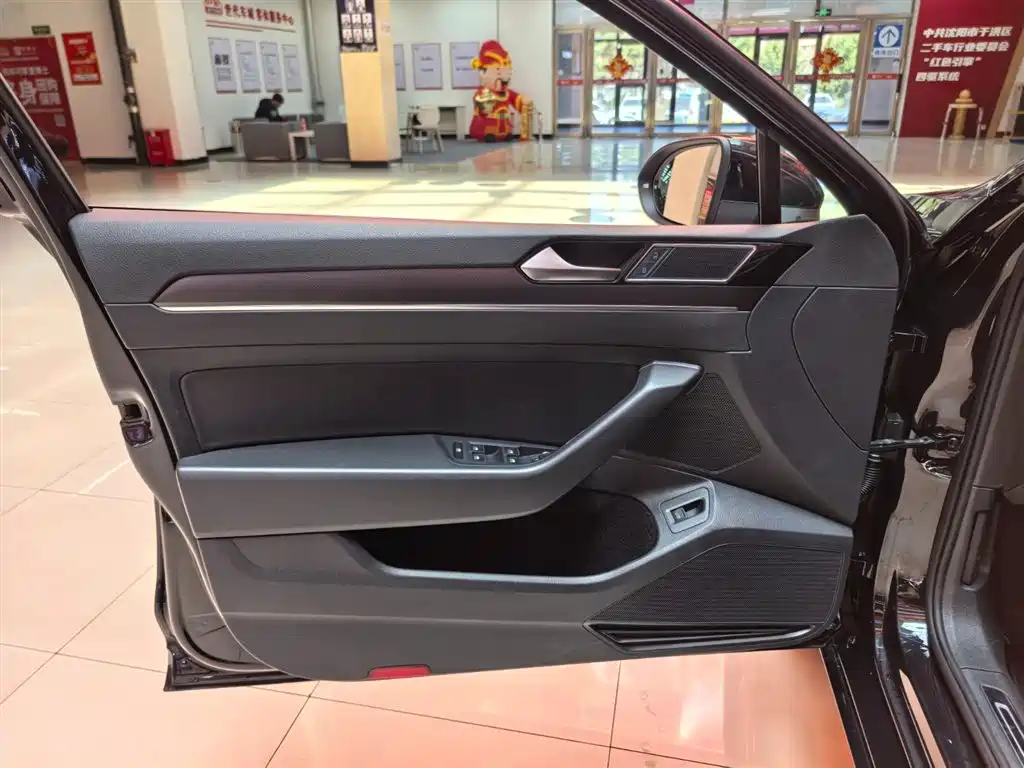 Volkswagen Magotan 2020 330TSI DSG Leading фото 6