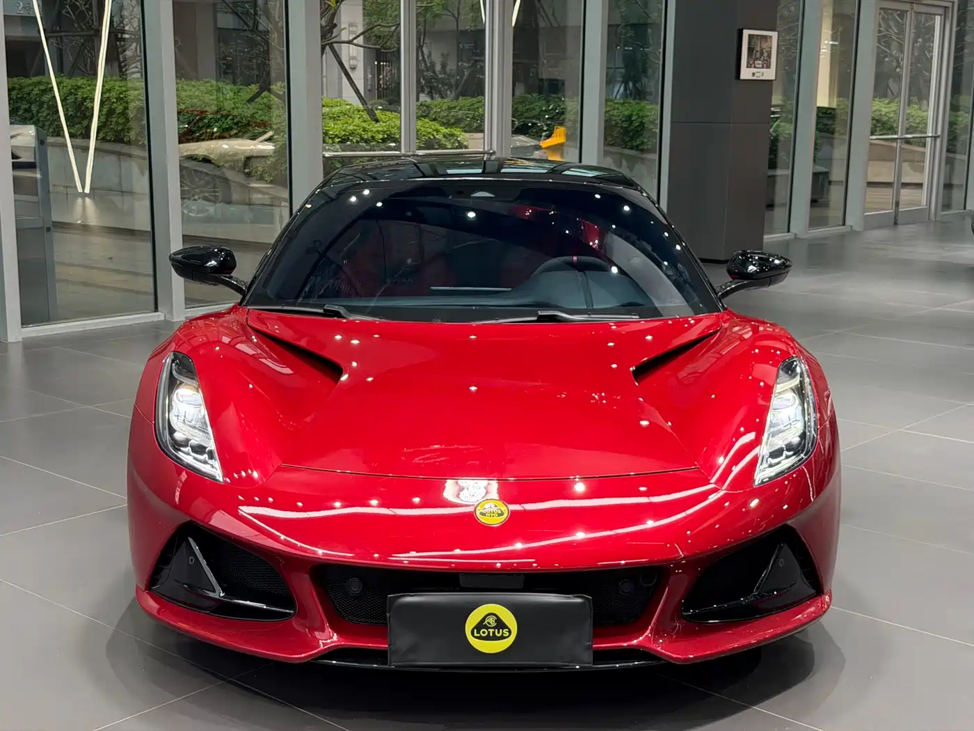 Lotus Cars EMIRA 2021 2.0T DCT First Edition фото 9