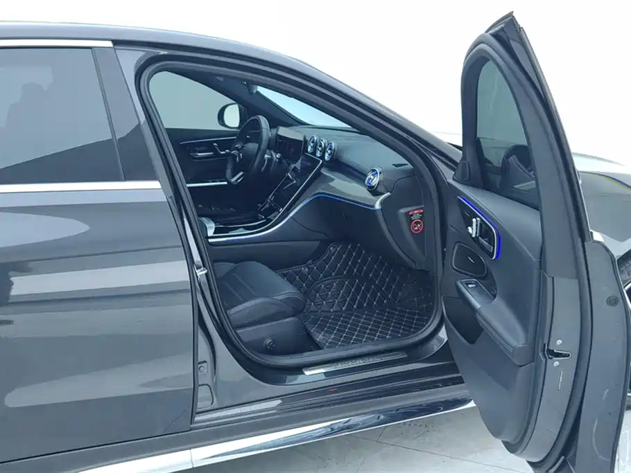 Mercedes-Benz C-Class 2023 Facelift C 200 L Sport Edition фото 8