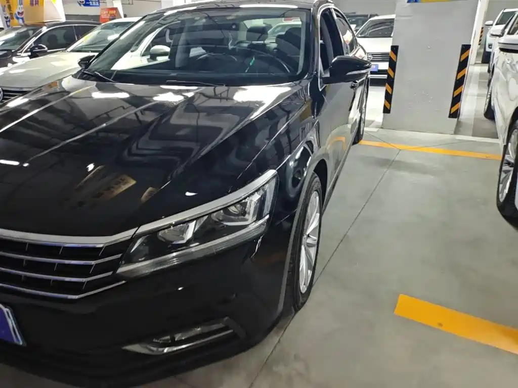 Volkswagen Passat 2017 330TSI DSG Prestige фото 24
