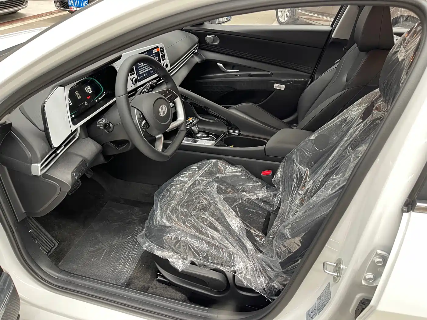 Hyundai Elantra 2023 1.5L CVT GLX Elite Edition фото 5