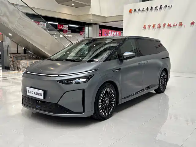 XPeng XPeng X9 2026 Model Extended Range Base Version