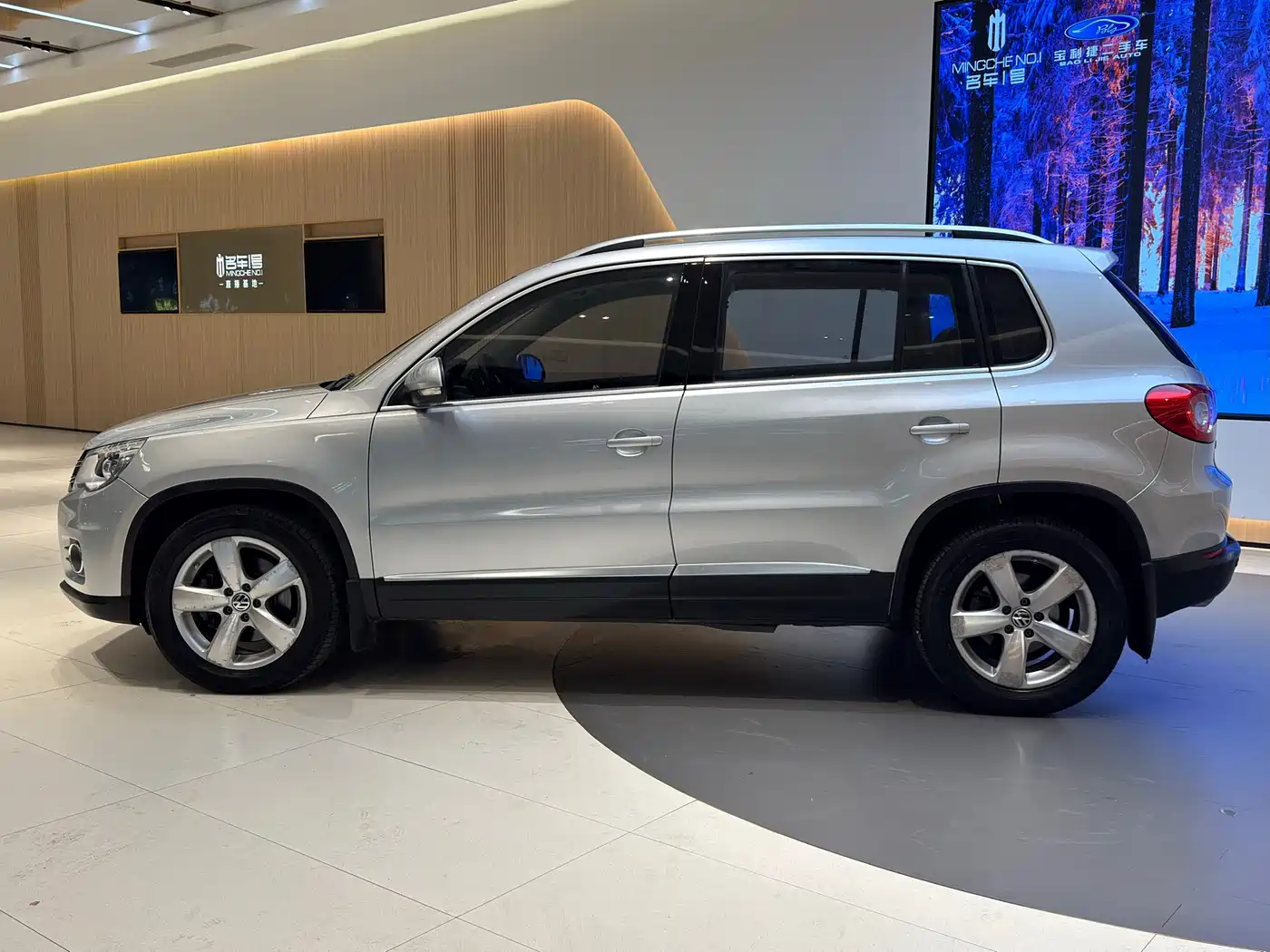 Volkswagen Tiguan 2010 2.0TSI Automatic 4WD Elite фото 14