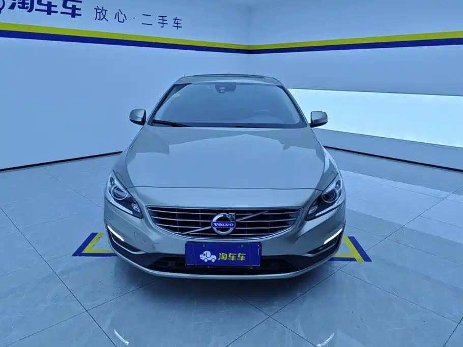 Фото 2 - Volvo S60