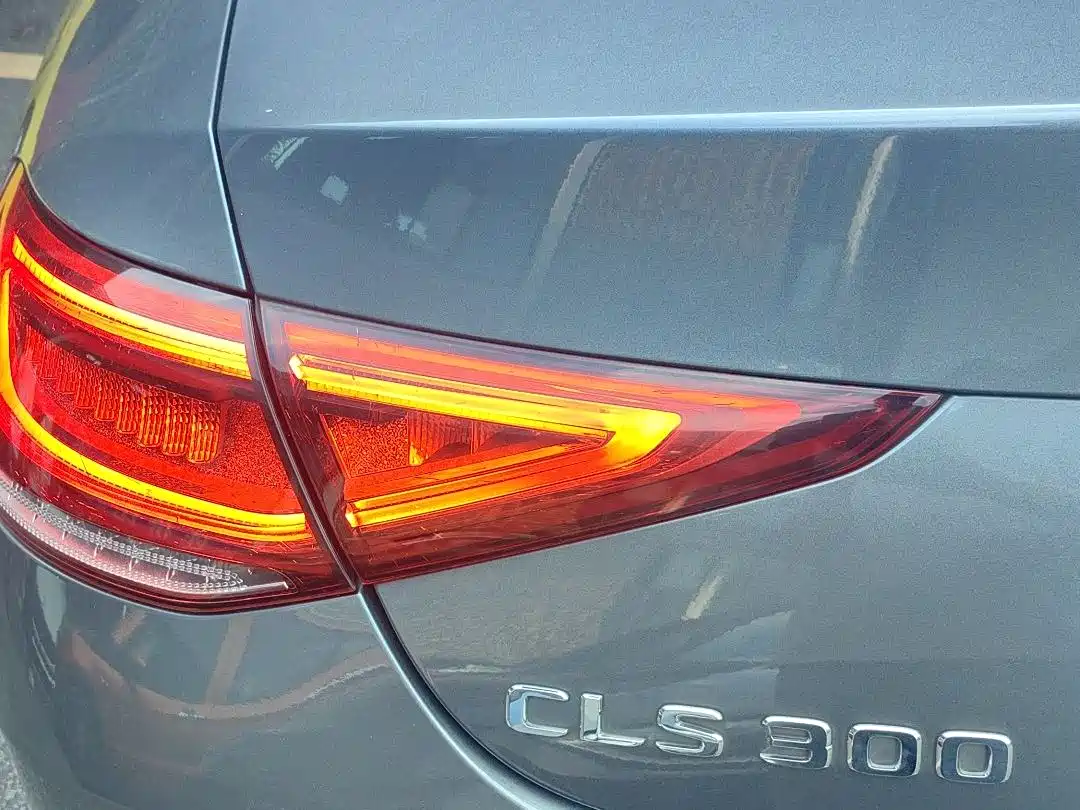 MERCEDES-BENZ CLS