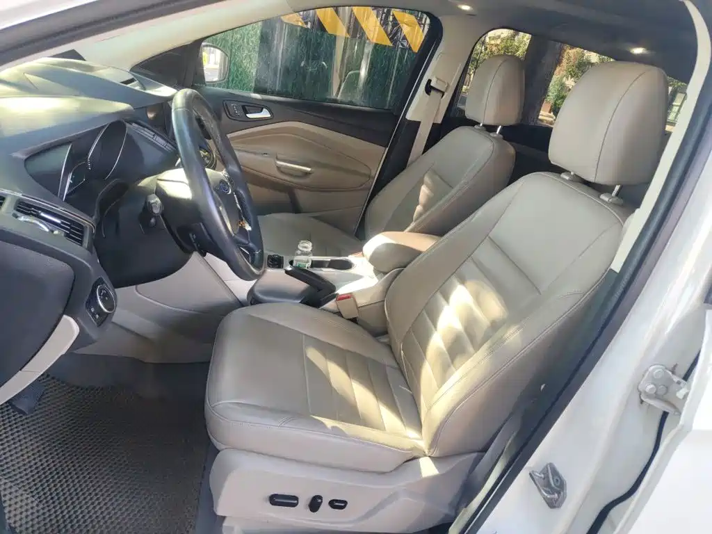 Фото 16 - Ford Kuga