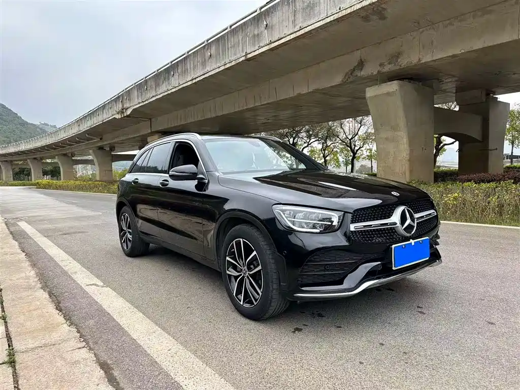 MERCEDES-BENZ GLC