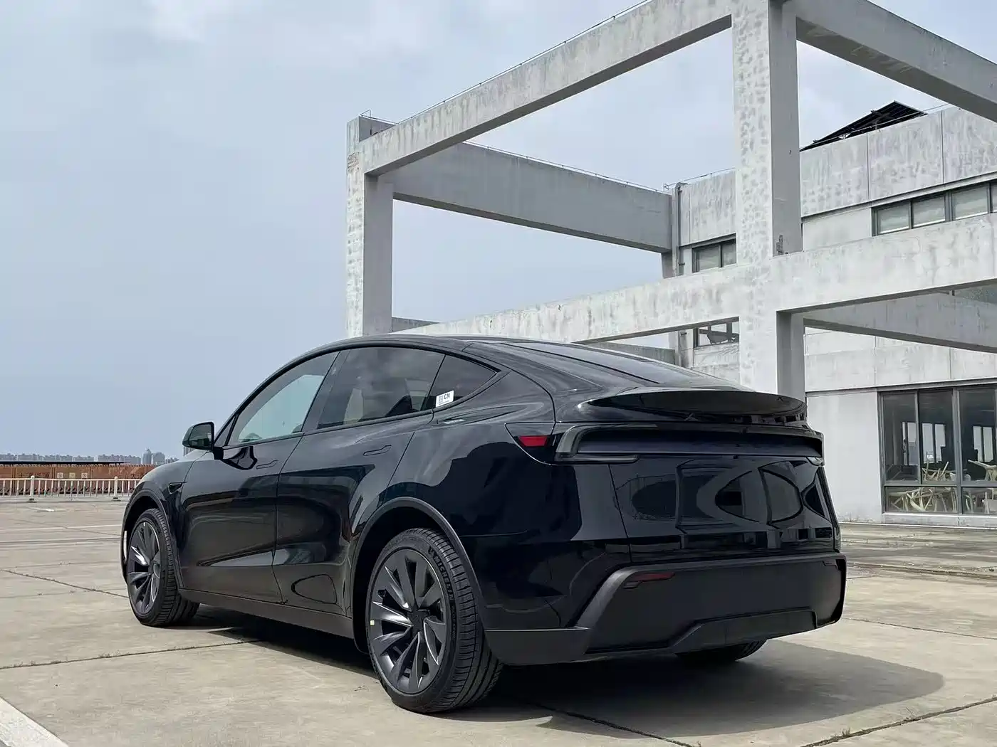 Tesla Model Y 2026 Long Range All-Wheel Drive фото 7