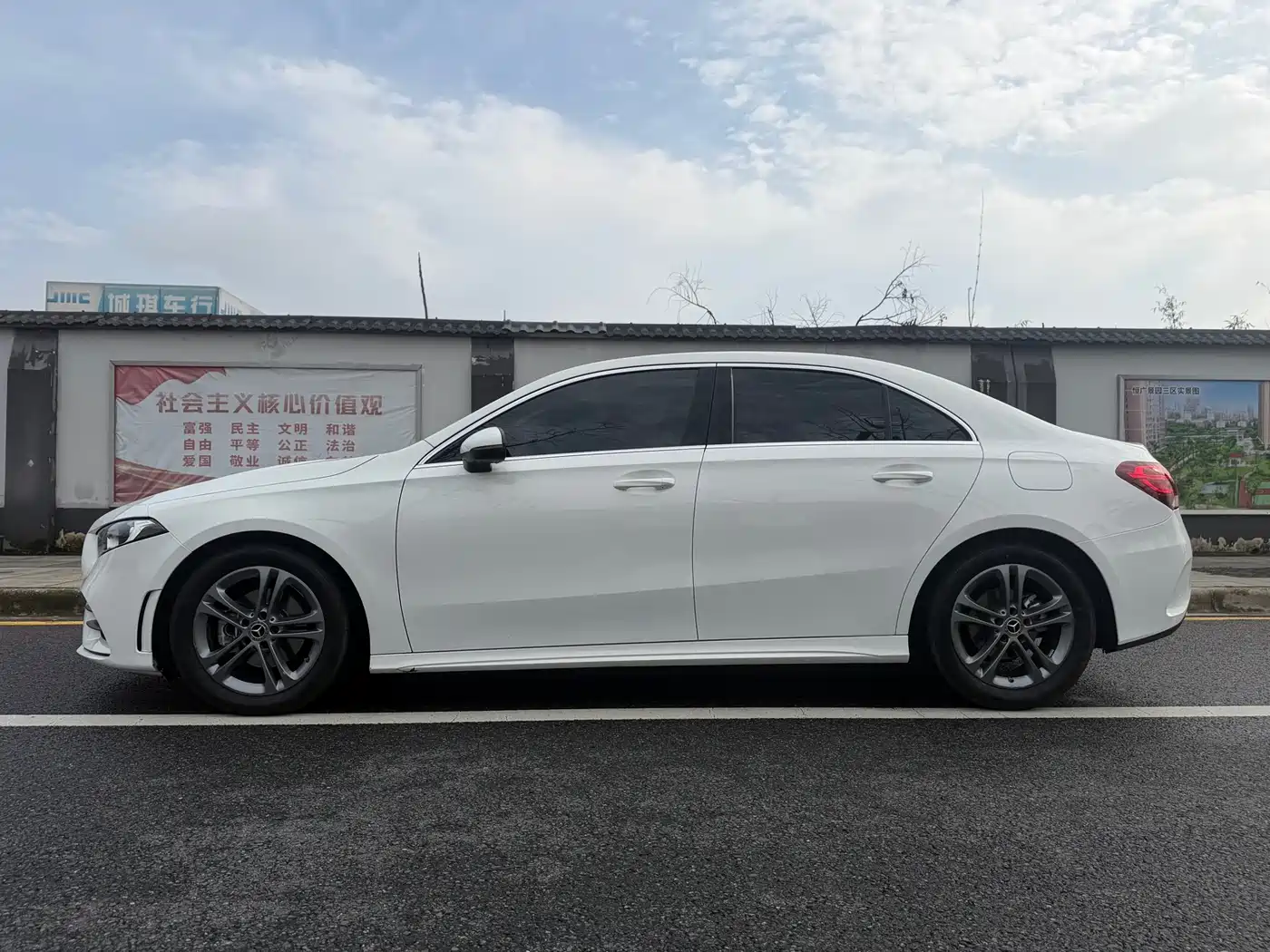 Mercedes-Benz A-Class 2022 A 180 L Sport Sedan фото 7