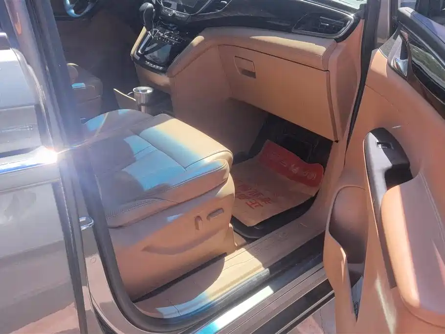 Buick GL8 2018 ES 28T Luxury Type China VI фото 8