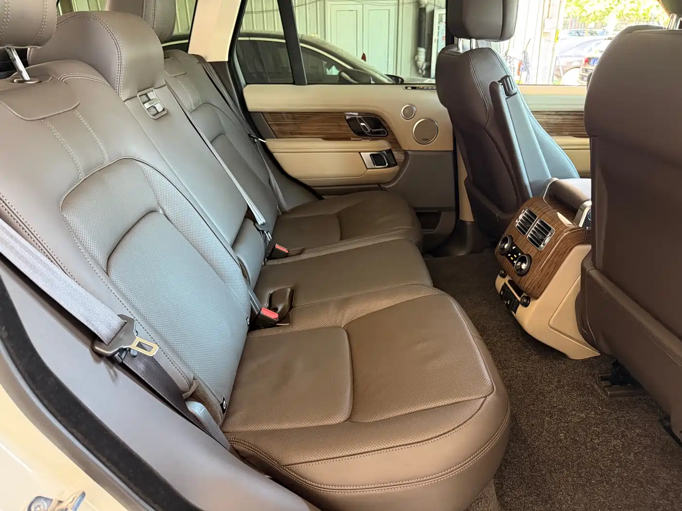 Land Rover Range Rover 2019 3.0 SCV6 Heritage Edition фото 14