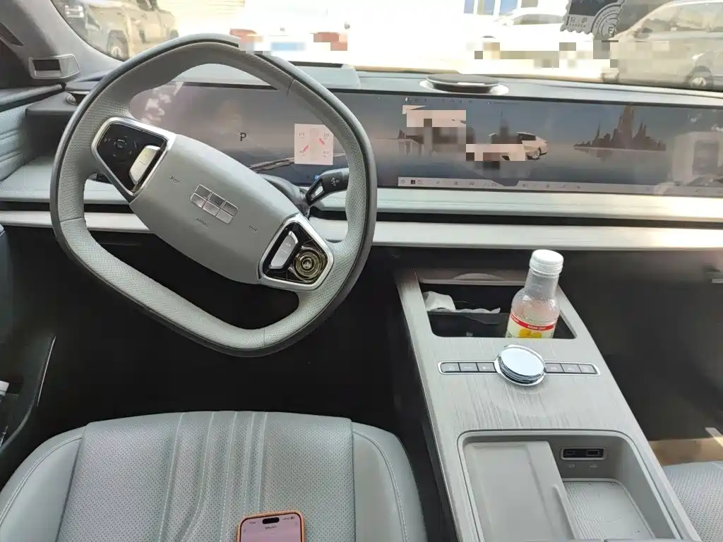 Geely Galaxy Galaxy E8 2024 2024 665km RWD Starship Voyager Edition