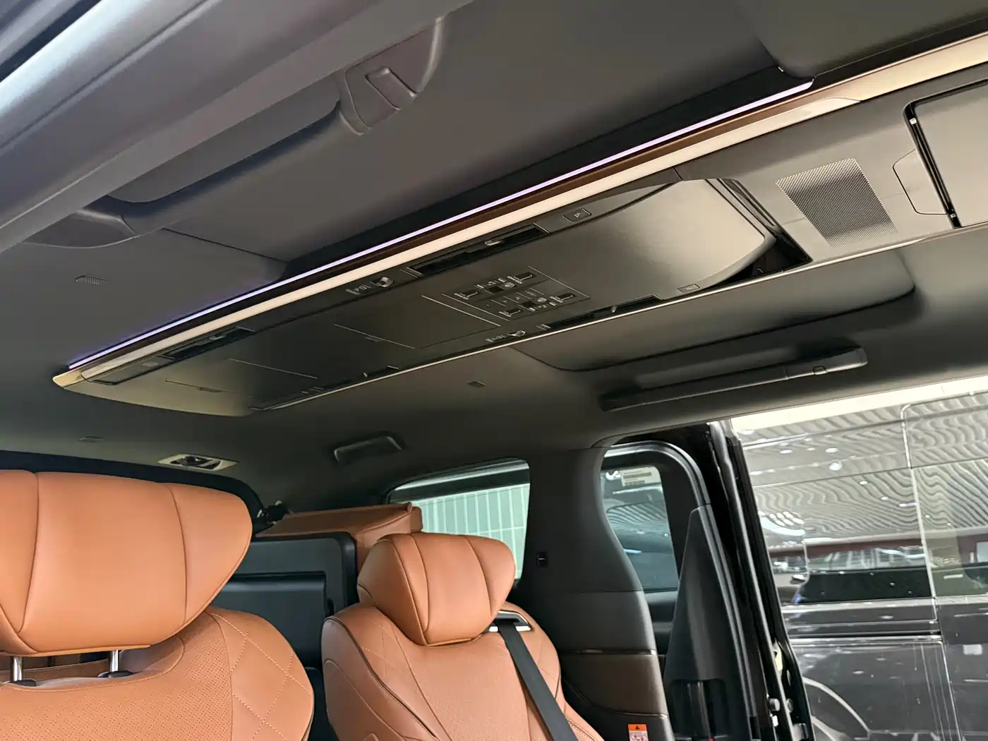 Toyota Alphard 2024 Hybrid 2.5L Ultimate Enjoyment Edition фото 27