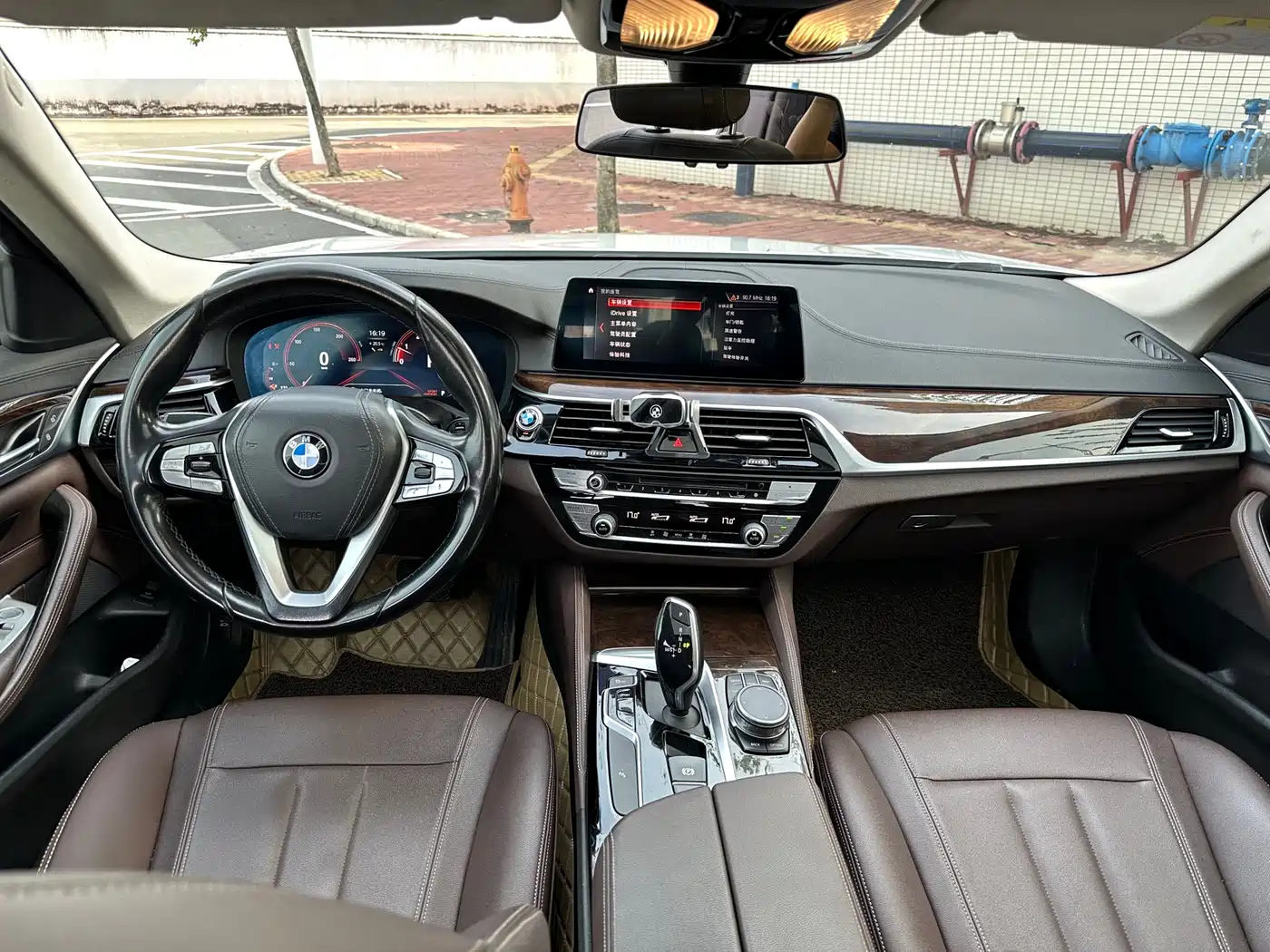 BMW 5 Series 2019 525Li Luxury Package фото 9