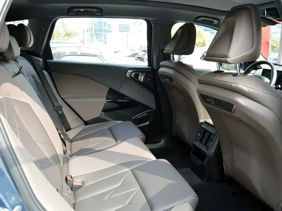 BMW X3 2025 xDrive30L Premium Model M Sport Black Package фото 12