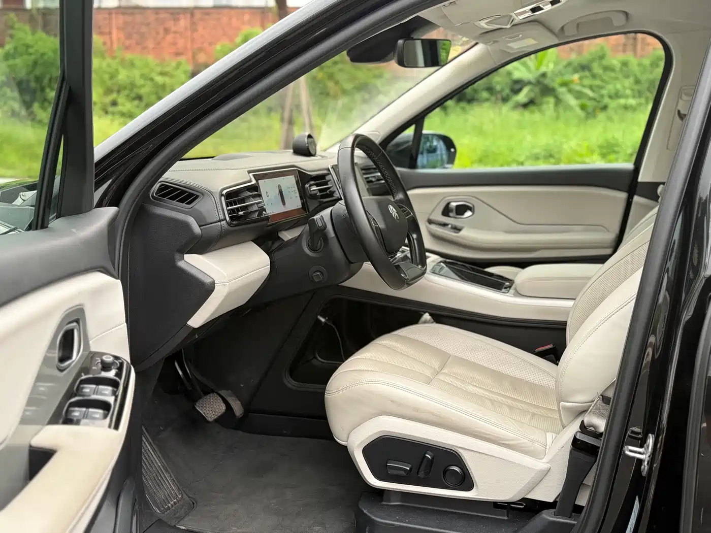 NIO ES8 2019 2018 355KM Base Model 7-Seater Version
