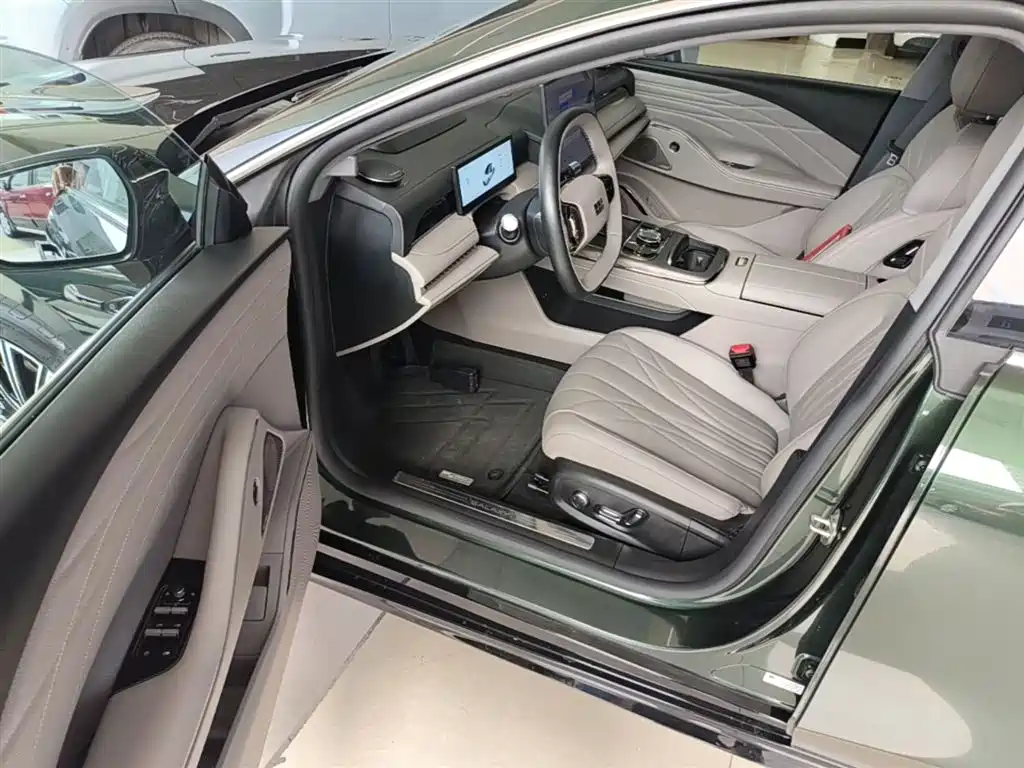 Geely Galaxy Galaxy Xingyao 8 2025 130km EM-P Starship Edition фото 15