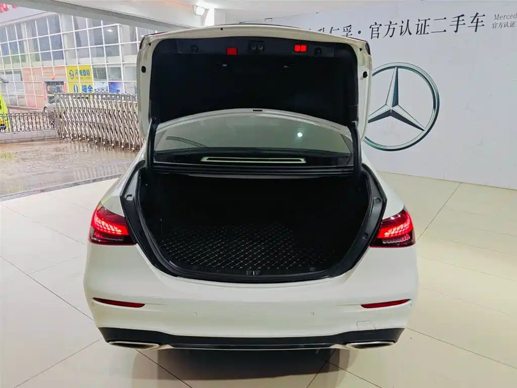 Mercedes-Benz E-Class 2022 E 300 L Sport Luxury фото 6