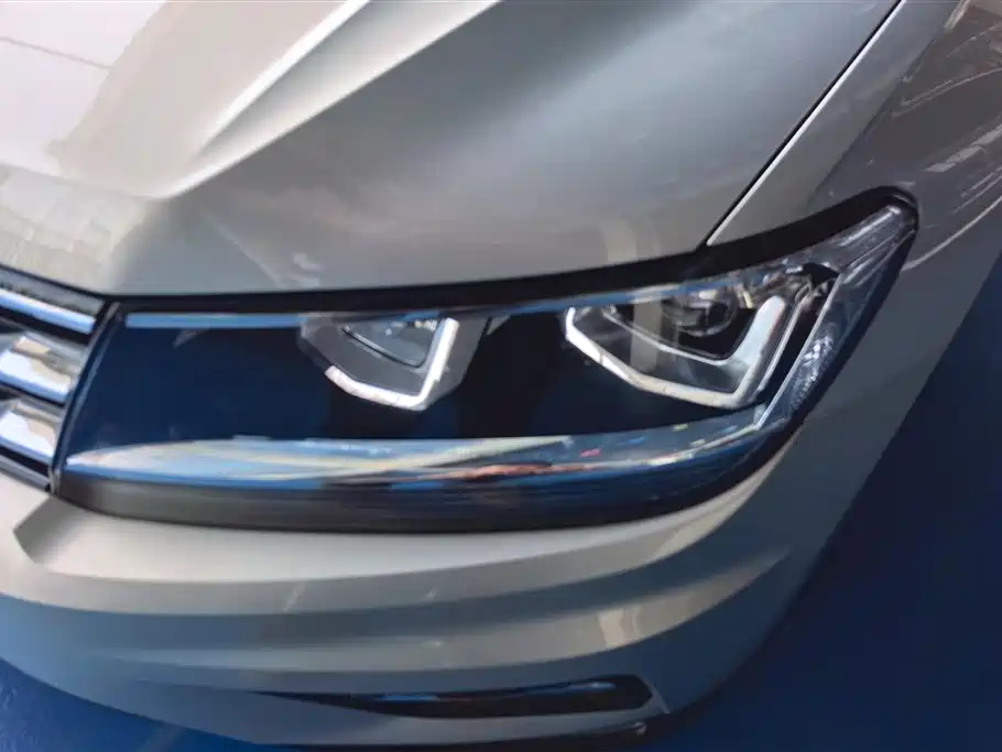 Volkswagen Tiguan L 2018 330TSI Automatic 2WD Luxury Edition фото 2
