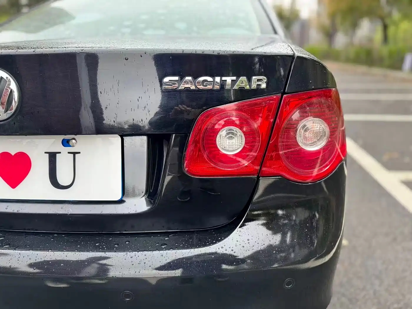 Volkswagen Sagitar 2011 1.6L Automatic Fashion фото 14